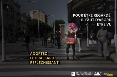 regarder.JPG (30 KB)